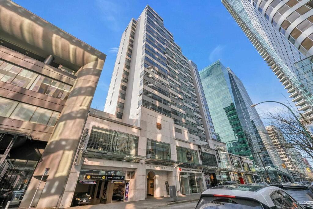 Modern Condo In The Heart Of Dt Overlooking City Vancouver Eksteriør bilde