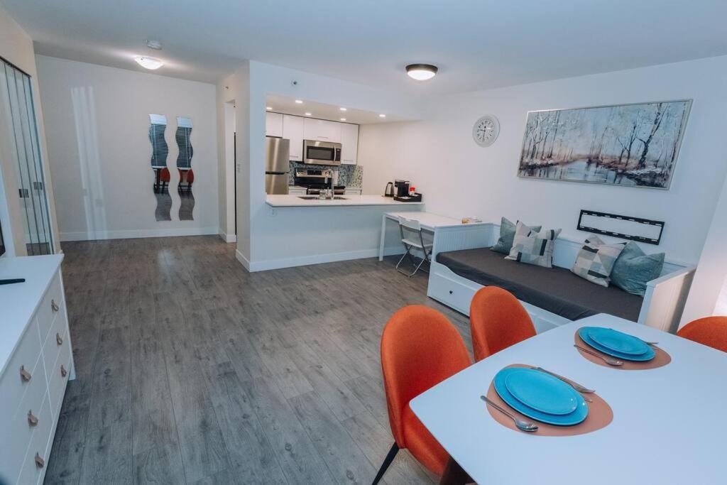 Modern Condo In The Heart Of Dt Overlooking City Vancouver Eksteriør bilde
